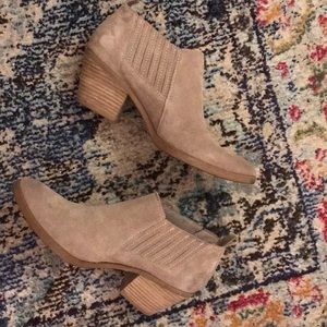 Dolce Vita Tan Suede Booties